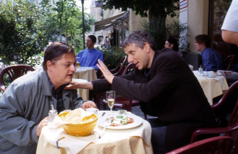 v. li.: Norbert Heckel (Juergen Tarrach) und Franz Leitmayr (Udo Wachtveitl). – Bild: Jo Bischoff /​ Bayerischer Rundfunk