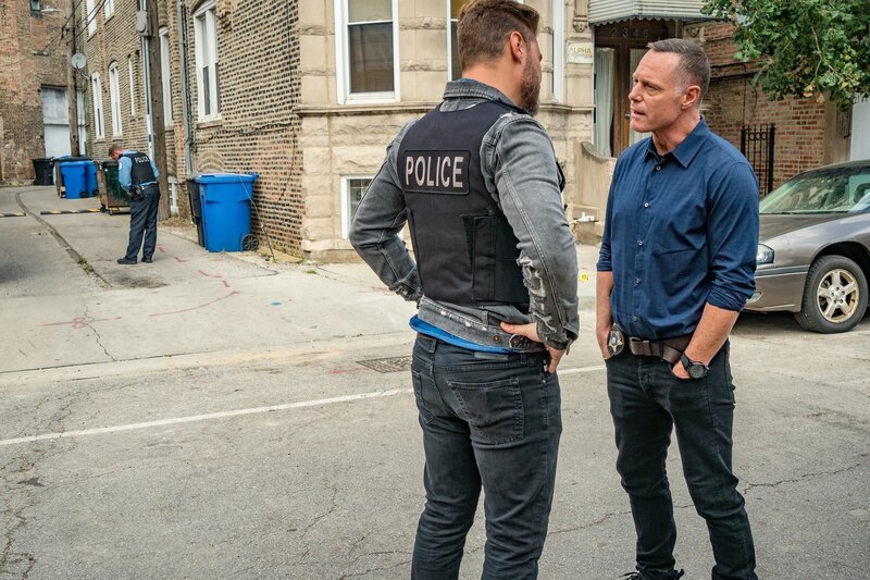 Adam Ruzek (Patrick John Flueger, l.) und Hank Voight (Jason Beghe, r.) – Bild: RTL