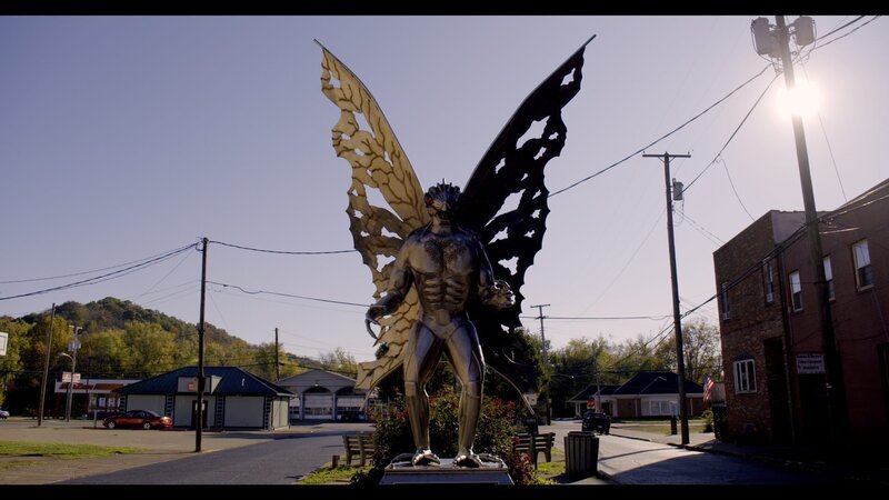 In der amerikanischen Stadt Point Pleasant wurde der Mothman schon oft gesichtet. Dort findet sogar jährlich ein Mothmanfestival statt. – Bild: ZDF und André Schlabitz.