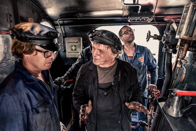 Hinter den Kulissen von Österreichs meistgebauter Dampflokomotive fängt Roland Davids Leidenschaft neues Feuer. – Bild: Hans Schubert