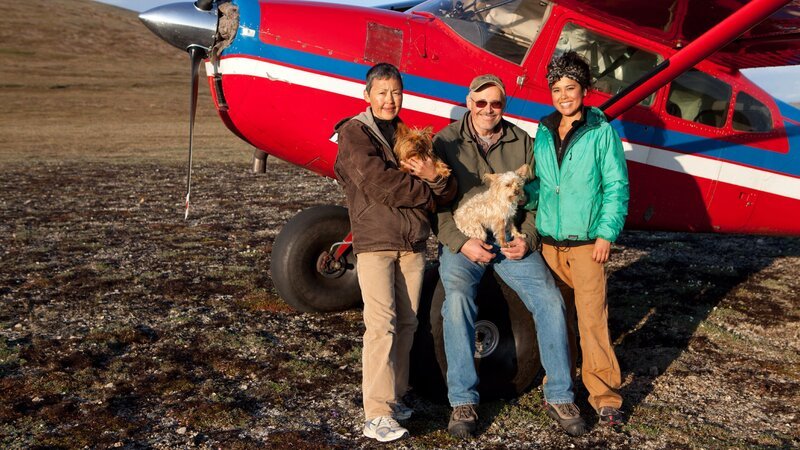 Ferno, Jim, Ariel, and Dogs next to the 180. – Bild: Discovery Networks