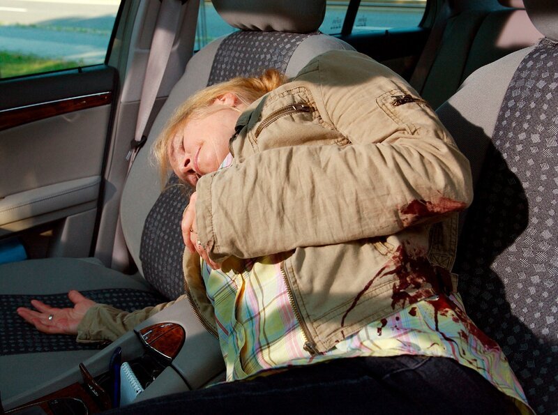 „Konfrontation“, Regie: Jürgen Brauer, am Dienstag (09.10.07) um 21:05 Uhr im Ersten Die Taxifahrerin Iris Dreher (Nadja Engel) wurde in ihrem Taxi mit einem Messer überfallen. – Bild: MDR/​Krajewsky