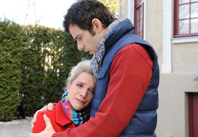 ARD STURM DER LIEBE FOLGE 1240, am Montag (07.02.11) um 15:10 Uhr im ERSTEN. Von der völlig aufgelösten Tanja (Judith Hildebrandt, l.) erfährt Jacob (Andreas Thiele, r.), dass Michael erblindet ist. – Bild: ARD/Ann Paur ARD STURM DER LIEBE FOLGE 1240, am Montag (07.02.11) um 15:10 Uhr im ERSTEN. Von der völlig aufgelösten Tanja (Judith Hildebrandt, l.) erfährt Jacob (Andreas Thiele, r.), dass Michael erblindet ist. – Bild: ARD/Ann Paur