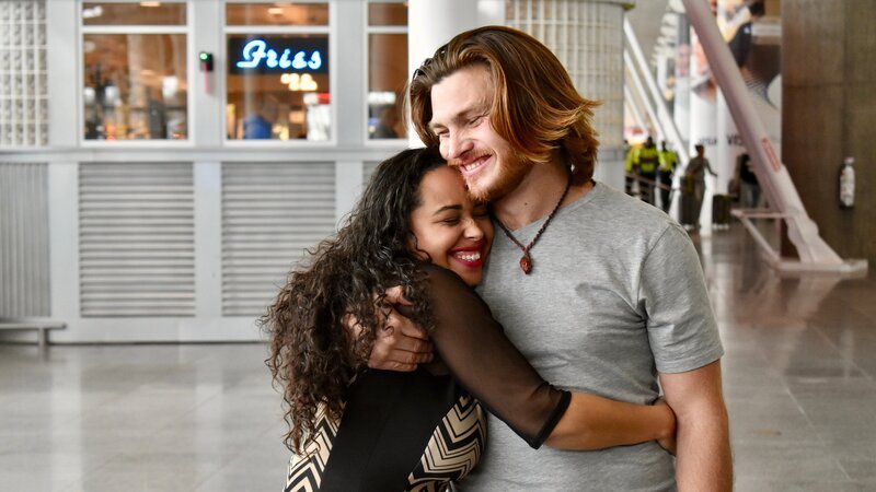 TANIA and SYNGIN reunite at the airport. – Bild: Discovery Communications, LLC