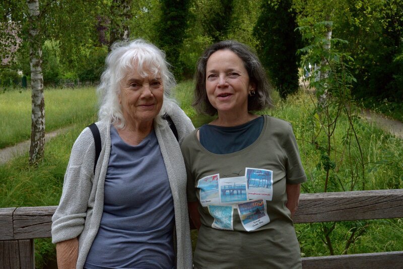 Ursula Erber und ihre Tochter Ruth haben sich längst versöhnt. – Bild: BR/​Matti Bauer