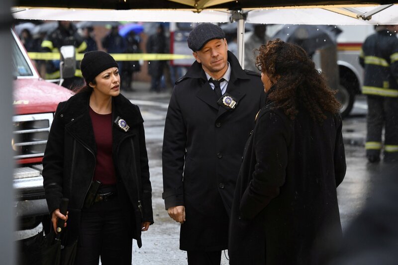 L-R: Marisa Ramirez als Maria Baez, Donnie Wahlberg als Danny Reagan. – Bild: David M. Russell /​ CBS