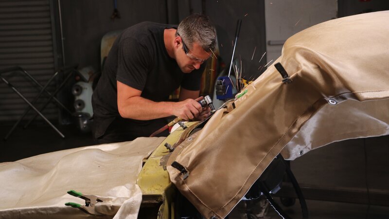 Ant Anstead with Saab. – Bild: Discovery Communications