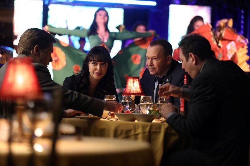 Zdenko Martin als Lev Vronsky, Marisa Ramirez als Maria Baez, Donnie Wahlberg als Danny Reagan, Lev Gorn als Arkady Levin. – Bild: Craig Blankenhorn /​ CBS
