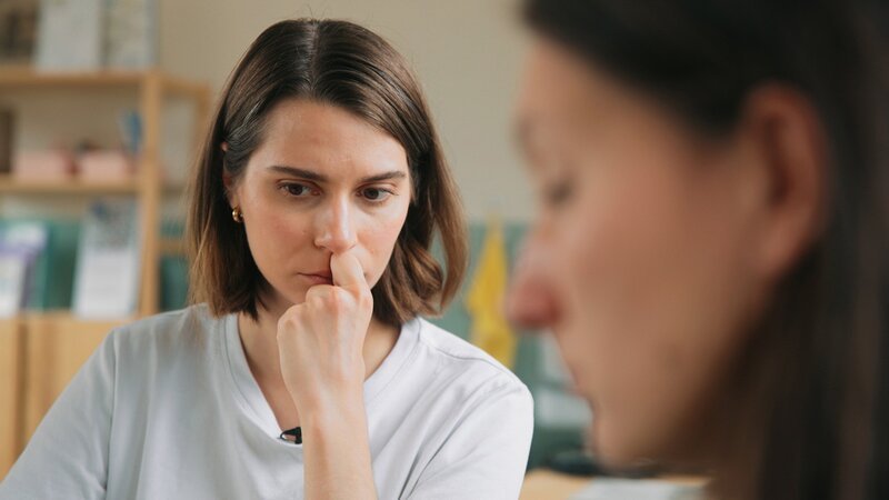 «NZZ Format» begleitet Gründerinnen auf ihrer emotionalen Achterbahnfahrt.; NZZ Format Die Startup-Realität – Zwischen Traum und Scheitern «NZZ Format» begleitet Gründerinnen auf ihrer emotionalen Achterbahnfahrt. – Bild: SRF/​NZZ Format
