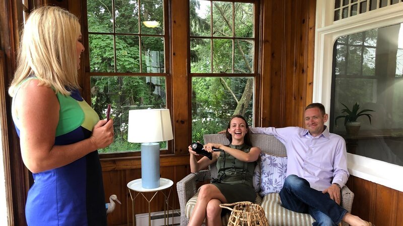 Behind-the-Scenes, client Christine Berdahl dries sweat with hairdryer at the Farm House shown to clients Christine and Jens Berdahl, in Aquidneck Island, Rhode Island, as seen on HGTV’s Island Life. – Bild: Discovery, Inc.