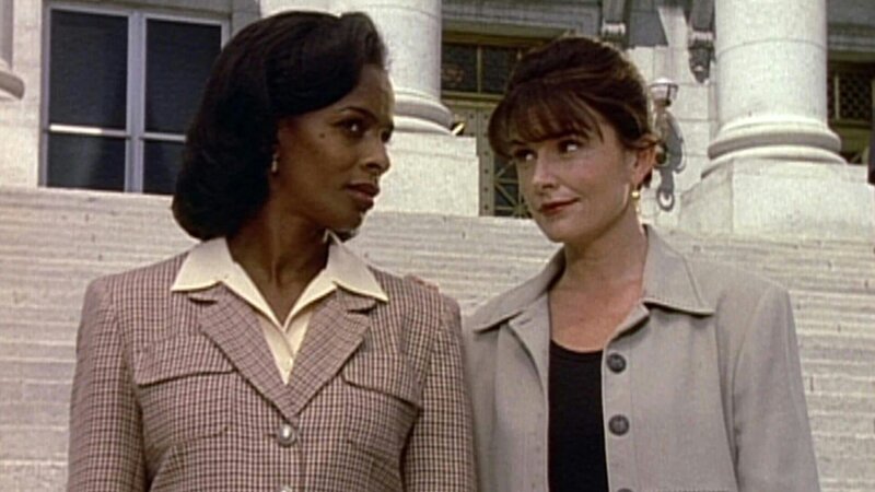Debra (Vanessa Bell Calloway) und Monica (Roma Downey) – Bild: Bibel TV