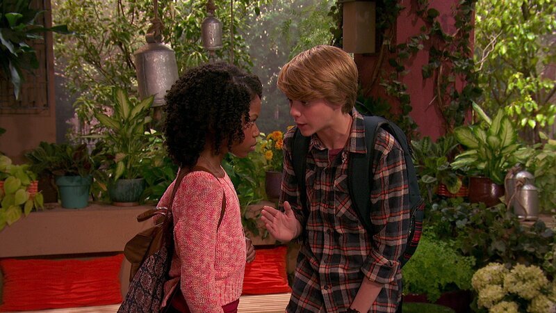 L-R: Charlotte Page (Riele Downs), Henry Hart (Jace Norman) – Bild: Paramount