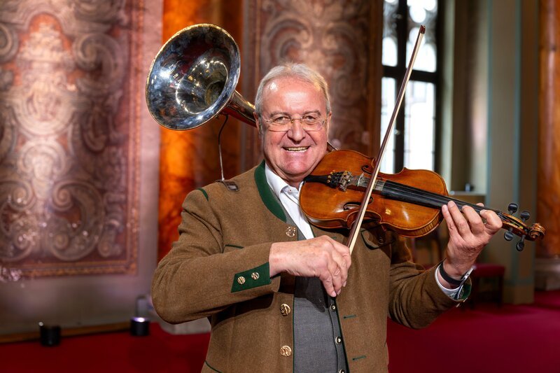 Diese Trompetengeige wurde für Aufnahmen in Rundfunkanstalten verwendet. – Bild: Ralf Wilschewski /​ BR