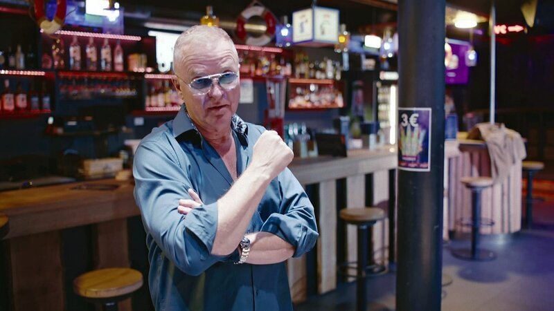 Kiezurgestein Schnecke (Foto) will mit der ehemaligen Personalmanagerin Jana auf der Reeperbahn neu durchstarten: Die beiden setzen auf einen Stripcontest für jedermann.. – Bild: RTLZWEI, Story House Productions