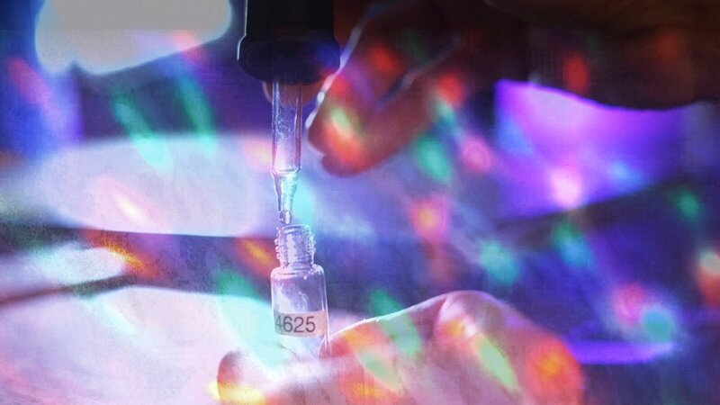 LSD und Co feiern ein Comeback auf Partys und in der Medizin. – Bild: 3sat