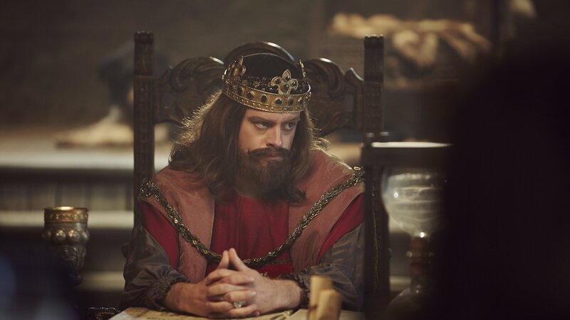 Max Giermann als König Artus. – Bild: ZDF und Kristof Galgoczi Nemeth