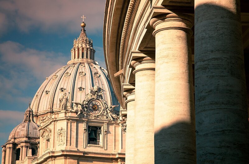 Kuppel des Petersdoms, Rom. – Bild: BR/​Johannes Moths