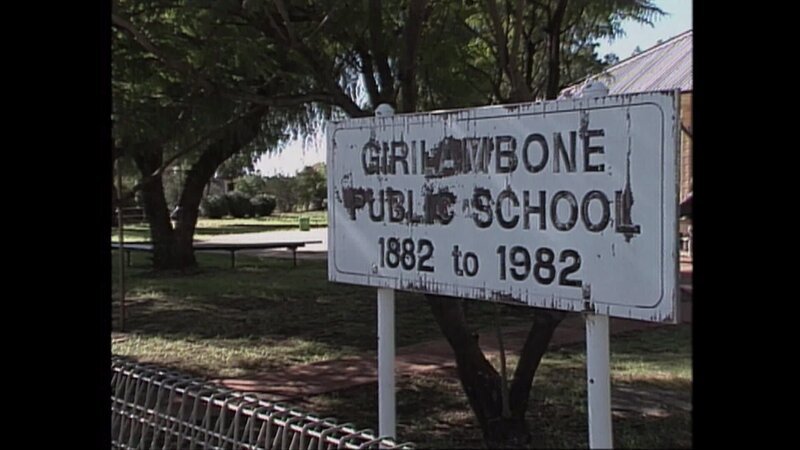 Die Dorfschule mit einem Einzugsgebiet von mehr als 100 Kilometern Umkreis. – Bild: BR /​ NDR