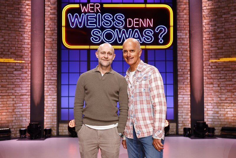 Die Kandidaten dieser Sendung: Der Schauspieler und Drehbuchautor Jürgen Vogel (l.) und der Schauspieler und Komiker Christoph Maria Herbst (r.). – Bild: ARD/NDR/UFA SHOW & FACTUAL/Morris Mac Matzen Die Kandidaten dieser Sendung: Der Schauspieler und Drehbuchautor Jürgen Vogel (l.) und der Schauspieler und Komiker Christoph Maria Herbst (r.). – Bild: ARD/NDR/UFA SHOW & FACTUAL/Morris Mac Matzen