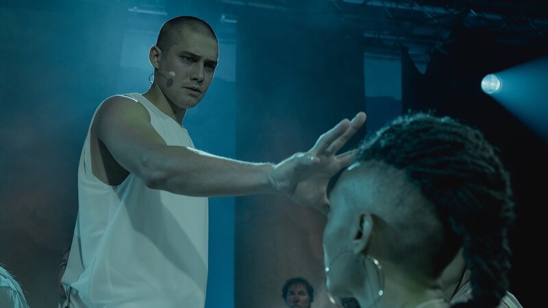 Hat Xavier wirklich hellseherische Fähigkeiten? Pablo Caprez als Hellseher Xavier – Bild: SRF/​Pascal Mora