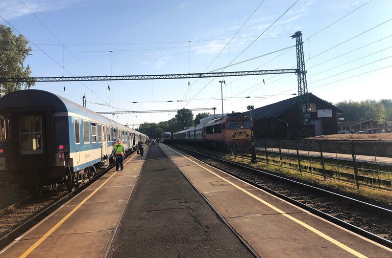Bahnhof Keszthely am Westufer des Balatons, des Plattensees. – Bild: SWR
