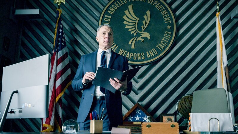 Patrick St. Esprit (Robert Hicks). – Bild: ORF/​Sony Pictures/​CBS