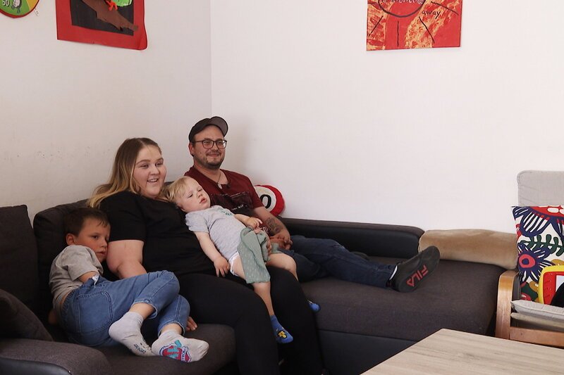 Meine fremde Heimat – Spezial, Rumänien; v.l.n.r. Sohn Lionel, Nathali Mathis, Sohn Luan, Mircea Mathis – Bild: SRF1