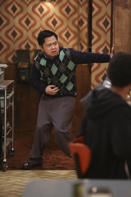 Han Lee (Matthew Moy) scheint die strikte Diät nicht allzu gut zu bekommen. Oder liegt es vielleicht doch am neuen Produkt von Max? – Bild: Warner Brothers