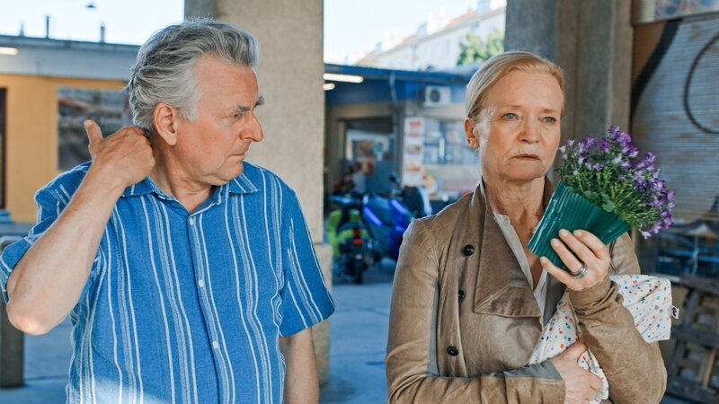 Johannes Silberschneider (Bertl), Michou Friesz (Nora). – Bild: ORF/​Lotus Film