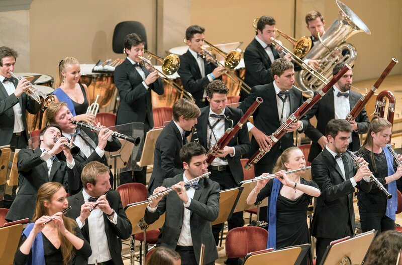 Immer wieder zu Gast beim Young Euro Classic, und so auch im Jahr 2022: das European Union Youth Orchestra, seit Gründung ein Spitzenorchester – Bild: Kai Bienert