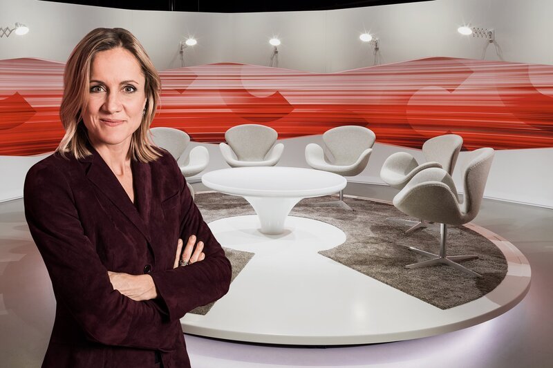 Barbara Lüthi – Moderatorin Club. – Bild: SRF/​Oscar Alessio