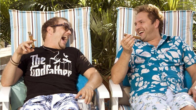 Paul (Mario Barth, li.) und Kumpel Hotte (Dieter Tappert) – Bild: RTLZWEI Paul (Mario Barth, li.) und Kumpel Hotte (Dieter Tappert) – Bild: RTLZWEI
