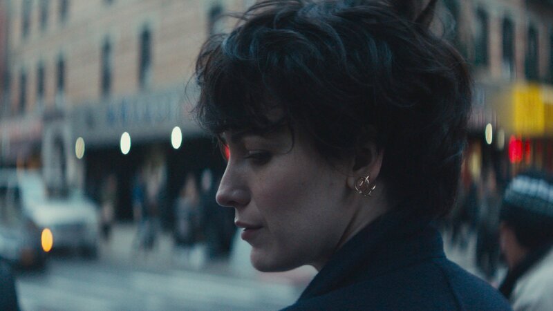 Stephanie Patricks (Blake Lively)  Die Verwendung des sendungsbezogenen Materials ist nur mit dem Hinweis und Verlinkung auf RTL+ gestattet. – Bild: RTL /​ EON Productions, Ltd.