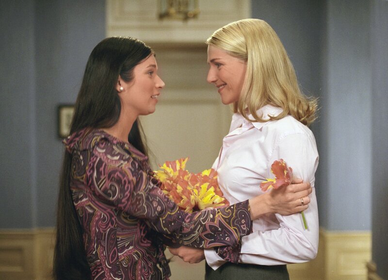 Bianca – Wege zum Glück Kapitel 105 Staffel 1, Episode 105 Freut sich auf die baldige Abreise: Elisabeth Sutterlüty als Judith, Tanja Wedhorn als Bianca – Bild: SRF