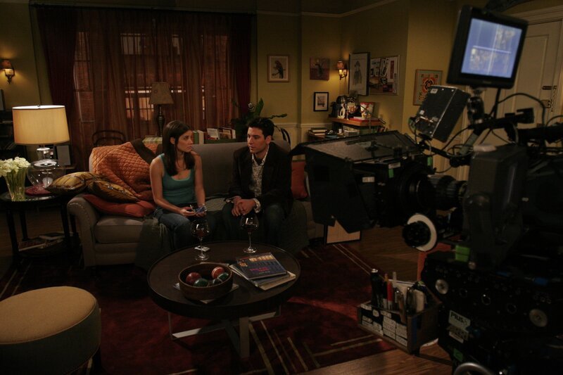 Bei den Dreharbeiten zu „How I Met Your Mother“ …. – Bild: 20th Century Fox International Television Lizenzbild frei
