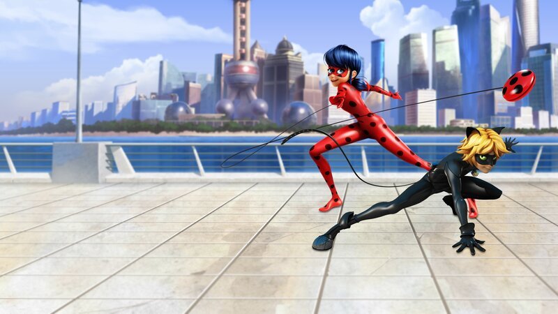 L-R: Ladybug und Cat Noir – Bild: Disney+