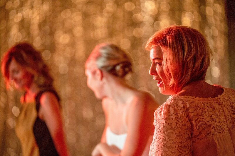 Renée Zellweger (Pam Hupp). – Bild: ORF/​Universal/​NBC/​Skip Bolen