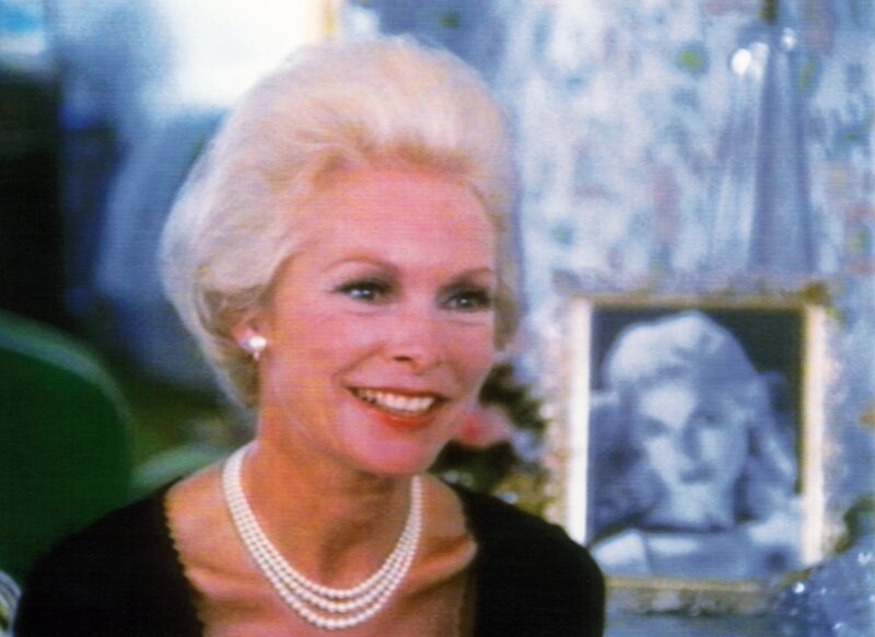 Grace Wheeler Willis (Janet Leigh) will unbedingt ihr Comeback feiern, dafür benötigt sie viel Geld. Von ihrem Mann Henry kann sie nichts erwarten, er will sie nicht unterstützen. – Bild: SUPER RTL