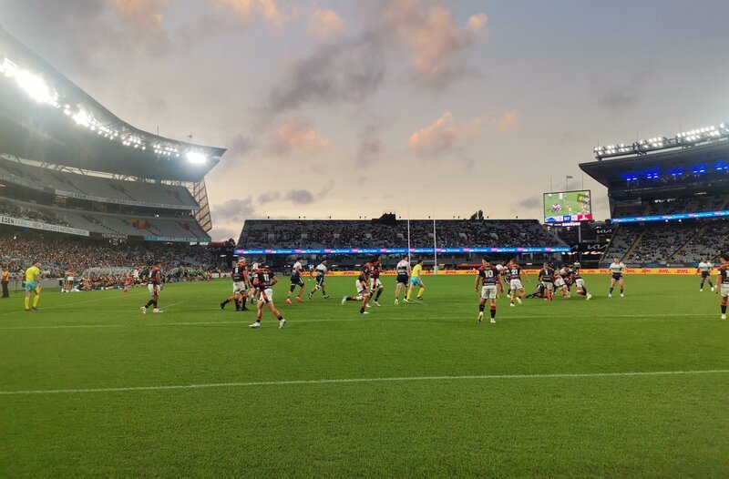 Rugby-Star Anton Segner in Neuseeland. – Bild: NDR