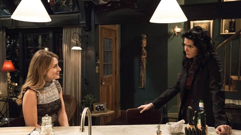 Maura Isles (Sasha Alexander, l.), Jane Rizzoli (Angie Harmon). – Bild: SUPER RTL /​ Warner Bros.