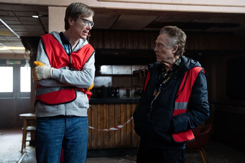 Gregory Dillard (Stephen Merchant, l.); Frank Sheldon (Christopher Walken, r.) – Bild: Big Talk/​Four Eyes /​ Sam Taylor Lizenzbild frei
