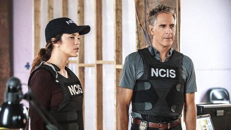 Vanessa Ferlito (Tammy Gregorio), Scott Bakula (Dwayne Pride) – Bild: PLURIMEDIA (CBS Broadcasting Inc.)
