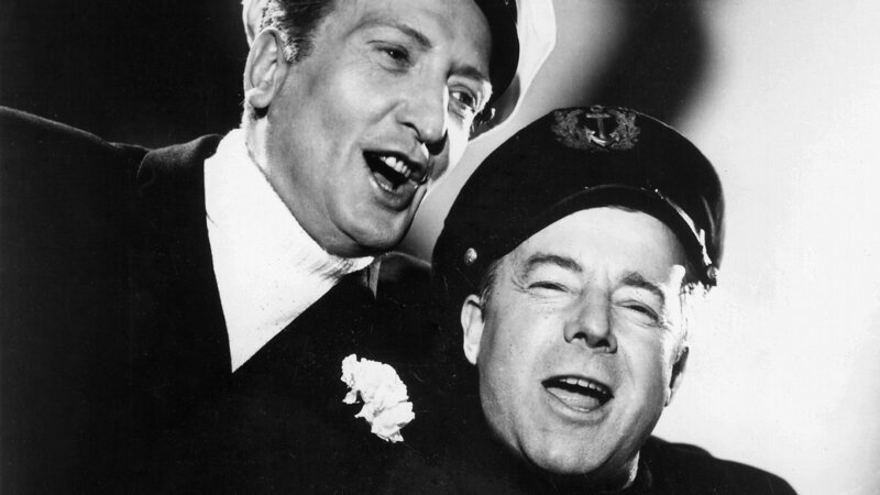 Hans Albers und Heinz Rühmann gehörten auch nach dem Zweiten Weltkrieg noch zu den großen Stars der deutschen Film- und Musikindustrie. Ihre Hits aus der NS-Zeit wie „Jawohl, meine Herrn’n“ sind bis heute unvergessen – und dienten damals auch der Propaganda. – Bild: ZDF und ullstein bild