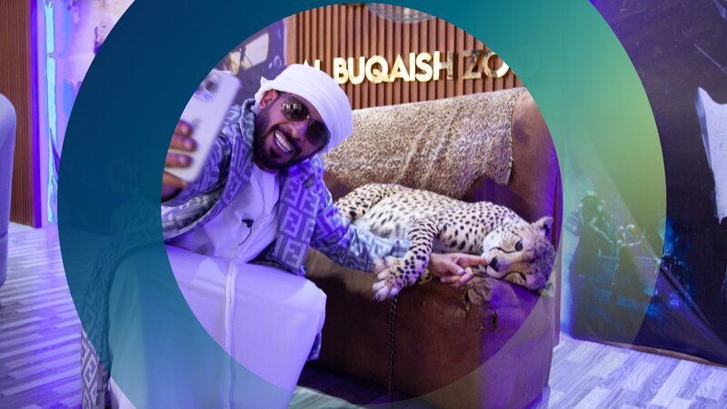 Der Millionär hält auf seinem Anwesen in den Vereinigten Arabischen Emiraten Haustiere der etwas anderen Art: Mehrere Tiger, Löwen, Bären und Affen sind in seinem Besitz. – Bild: Bojan Prekovic /​ ZDF
