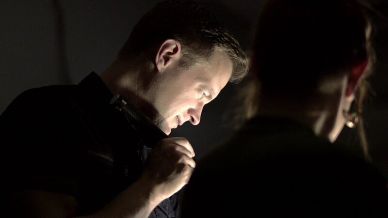 Paranormal investigators Adam Berry and Amy Bruni examine prescriptions littering Old South Pittsburg Hospital’s ER. – Bild: Travel Channel