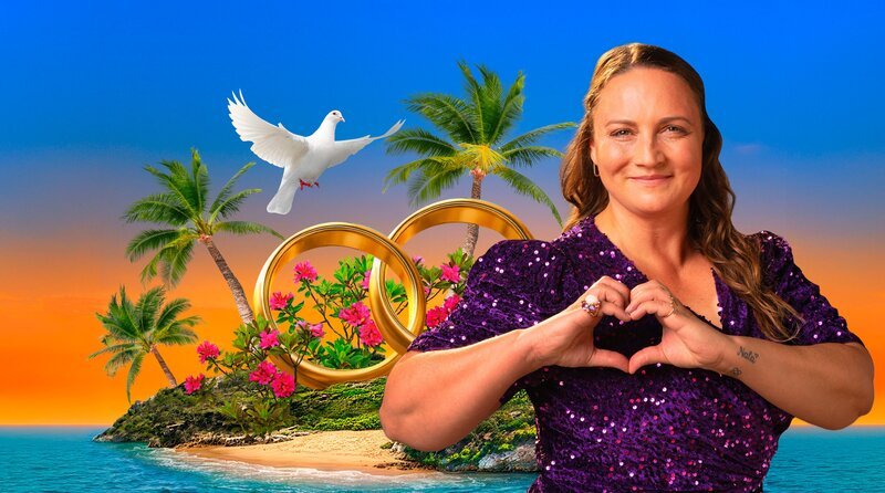 Annika arbeitet als Wedding-Plannerin auf der Urlaubsinsel Mallorca. Bildcollage mit Insel und Hochzeitssymbolen im Hintergrund. – Keyvisual Folge – Bild: SWR/​Christian Mader