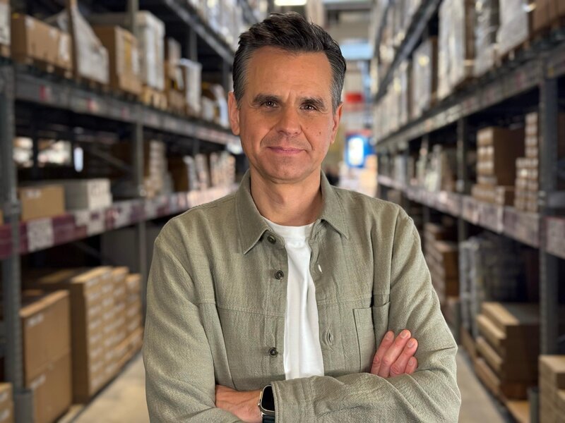 Wie tickt der schwedische Möbelgigant wirklich? Reporter Stefan Uhl verbringt 24 Stunden in einem Berliner IKEA und blickt hinter die Kulissen der Kultmarke. – Bild: RTL