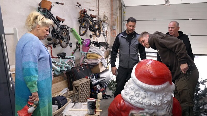 Die Vorbereitungen für Weihnachten stehen im Hause Wollny an. – Bild: RTLZWEI /​ Yellowstone Productions
