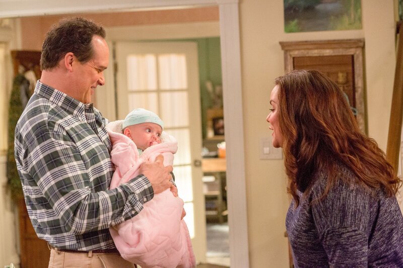 Diedrich Bader (Greg Otto), Katy Mixon (Katie Otto). – Bild: ORF/​Disney/​ABC/​Michael Ansell