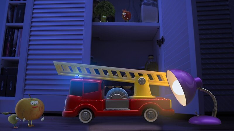 Wie sollen die beiden Äpfel wieder hinauf ins obere Fach kommen? Die kleine Lampe hat eine Idee! – Bild: rbb/​Bastei Media